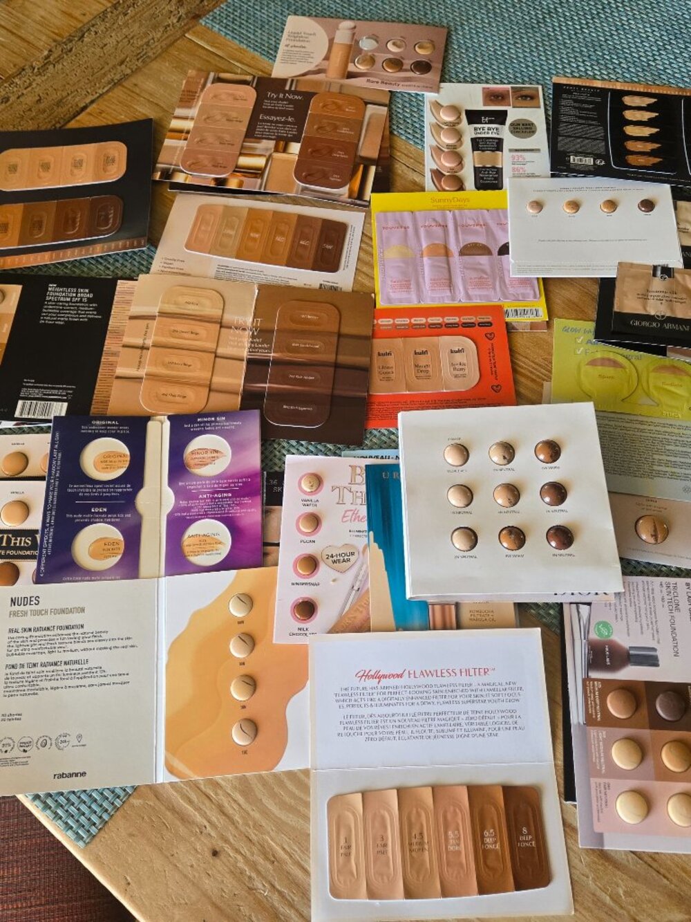 HUGE Sample Bundle - Foundation & Concealer samples